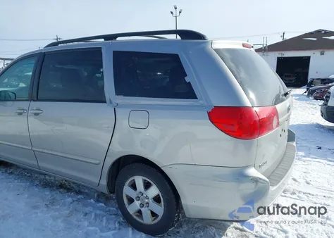 2010 Toyota Sienna Le z USA, uszkodzony, nr VIN 5TDKK4CC0AS306906